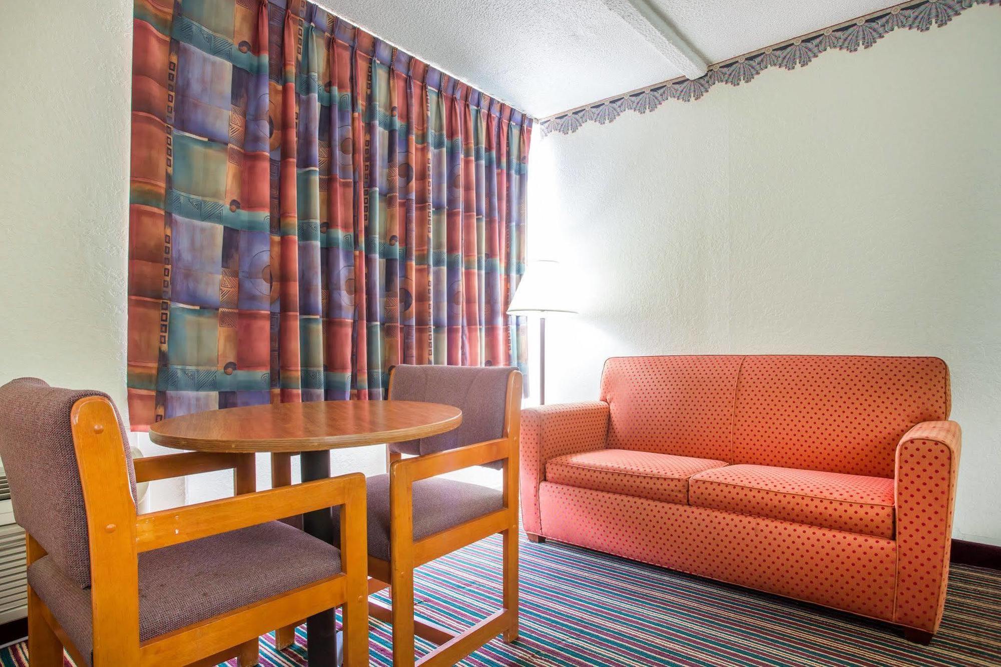 Rodeway Inn Stone Mountain Tucker Ngoại thất bức ảnh